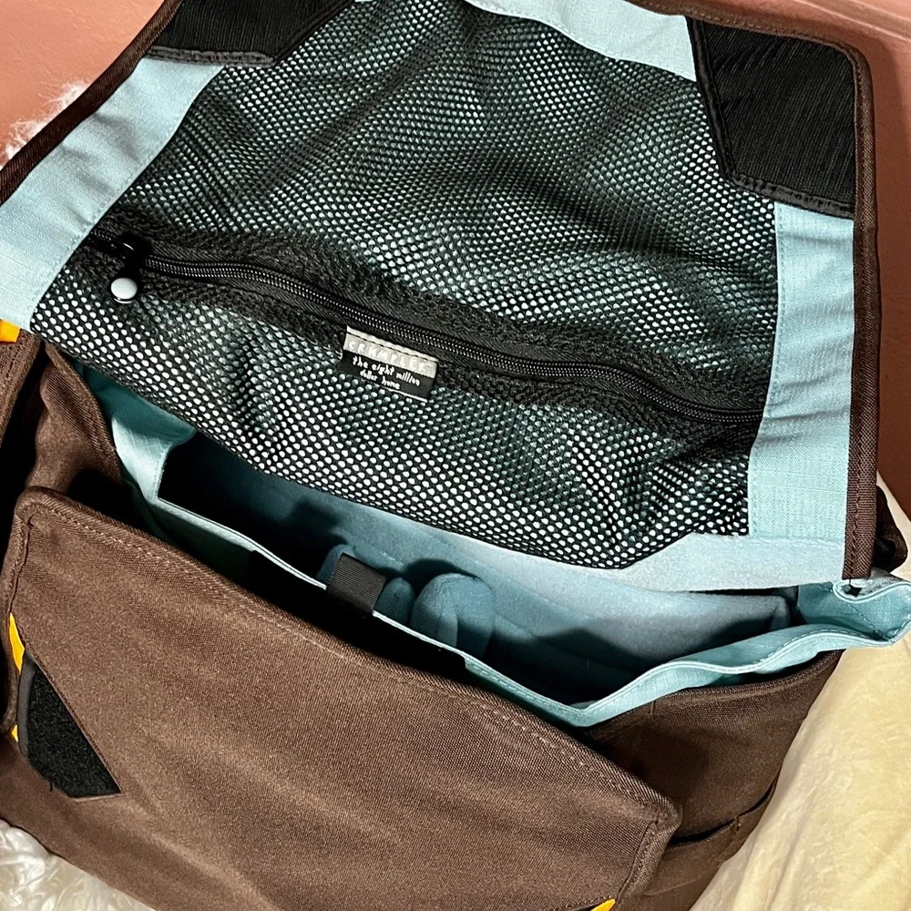 NWT Crumpler Hee-Goer Camera/Laptop Bag (Brown)